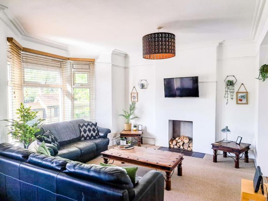 3 Bed Flat Near To Cardiff And Cardiff Bay Apartment Exterior photo