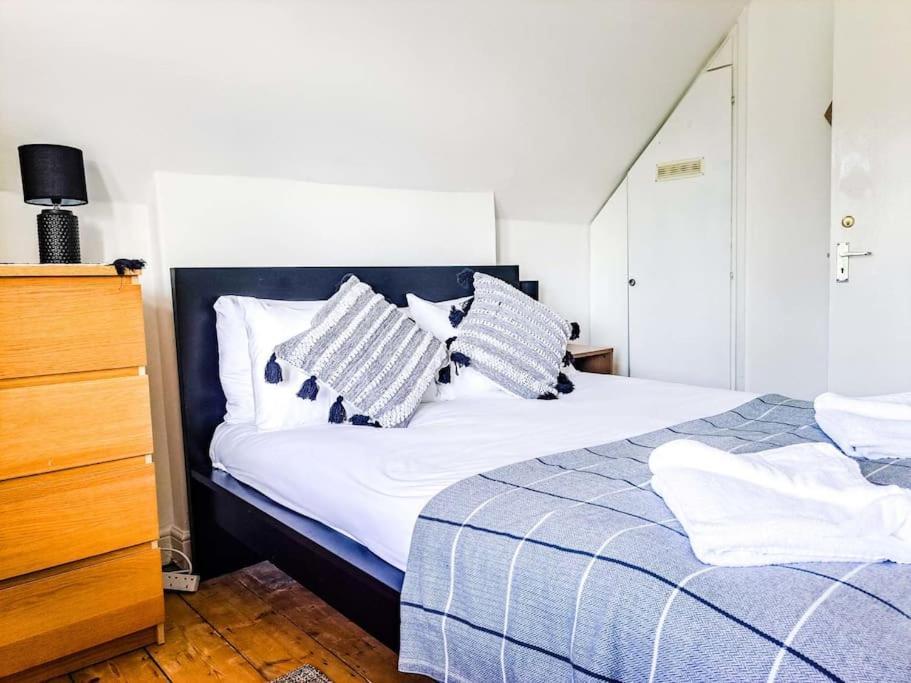 3 Bed Flat Near To Cardiff And Cardiff Bay Apartment Exterior photo